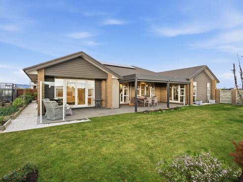 111 Southfield Drive, Lincoln