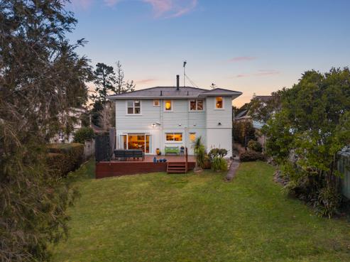 41 Lauderdale Road, Birkdale