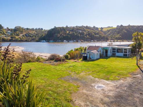 1413 Taieri Mouth Road, Taieri Mouth