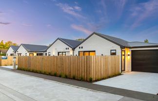 10/200 Main North Road , Redwood