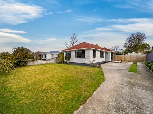 25 Olivine Street, Shirley