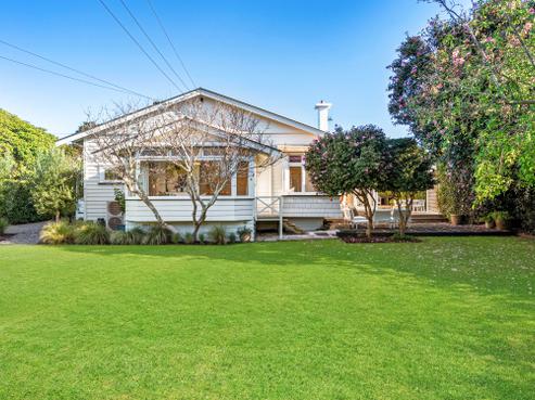 49 Lloyd Avenue, Mount Albert