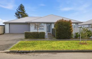 39 Baynes Street, Burwood