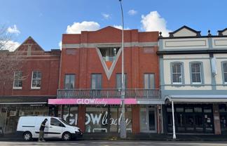 CHARACTER PONSONBY OFFICE - FIVE CAR PARKS
