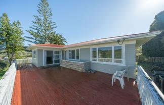 85 Valley Road, Hikurangi