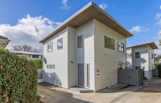 50A Waddell Avenue, Point England