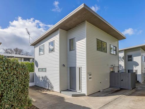 50A Waddell Avenue, Point England