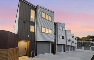 72 & 74 Sycamore Drive, Sunnynook