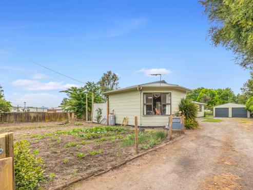11 Earle Road, Broadlands