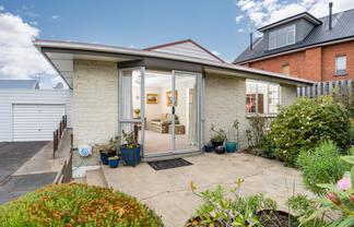232 Highgate, Roslyn