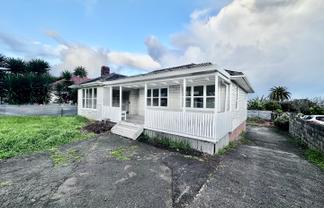15 Farnborough Crescent, Mangere