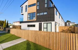 1/36 Longburn Road, Henderson