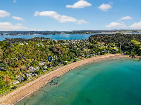 115 Long Beach Road, Russell