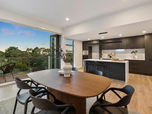 8A Huka Road, Birkenhead