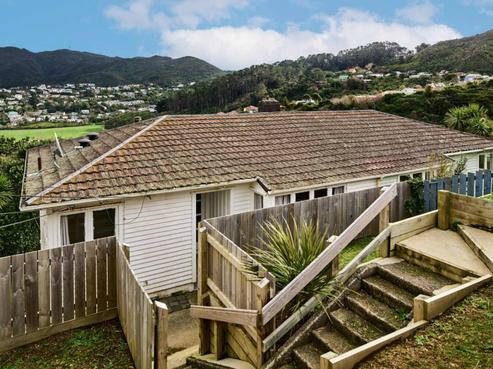 42 Victory Avenue, Karori