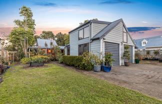 51 Coldham Crescent, Saint Johns