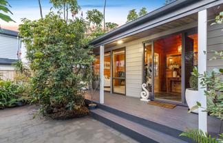 51 Coldham Crescent, Saint Johns
