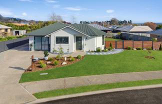 16 Saint James Avenue, Richmond