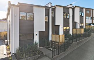 2/6 Embassy Place, Glenfield