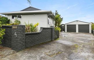 41 Outram Grove, Kelson