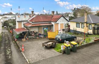 83 Lake Road, Frankton