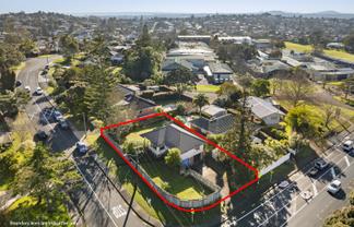 92 Stottholm Road, Titirangi