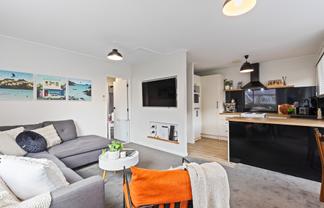 9/171 Queens Drive, Lyall Bay