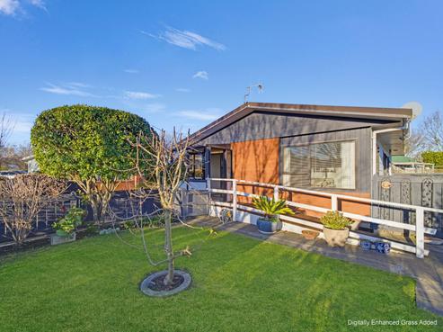 24 Usherwood Crescent, Akina