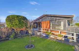 24 Usherwood Crescent, Akina