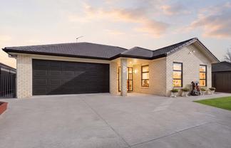 25 Stan Heather Drive, Glenview