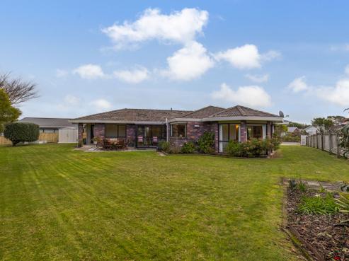 22 Pinewood Grove, Paraparaumu Beach