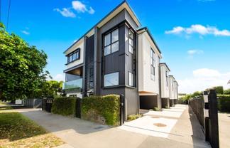 17A Kiwi Road, Point Chevalier