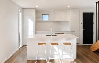 1/23 Hills Road, Edgeware