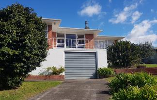 10 Kent St, Greerton
