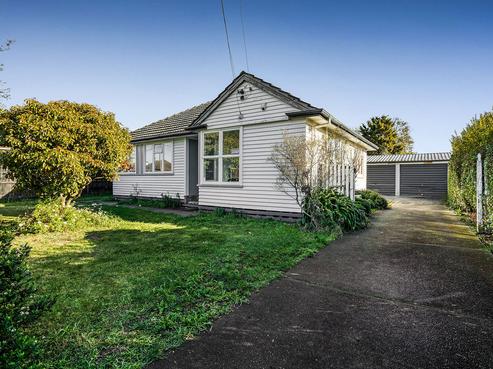 17 Ealing Street, Northcote