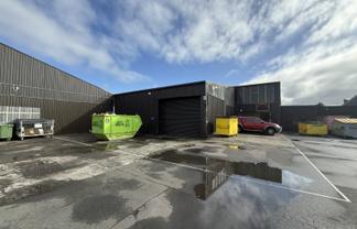 Functional 742m2 Industrial Unit with 109m2 Yard