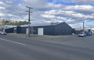 High profile warehouse on Thames Street