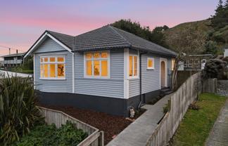 65 Happy Valley Road, Owhiro Bay