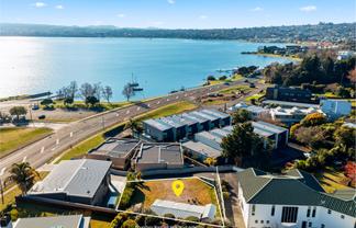 380 Lake Terrace, Two Mile Bay