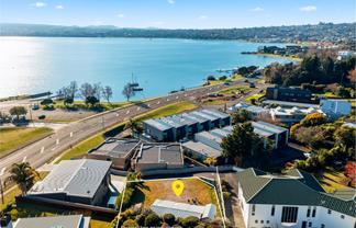 380 Lake Terrace, Two Mile Bay