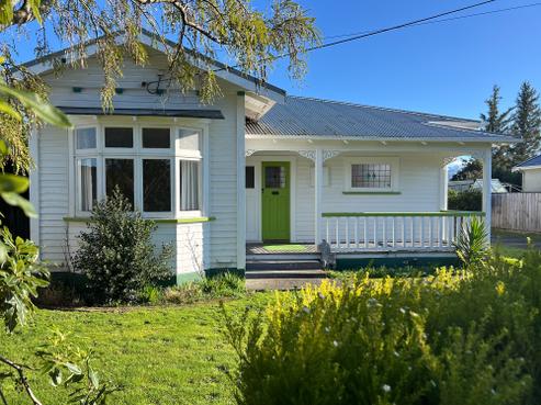 16 Wyndham Street, Carterton