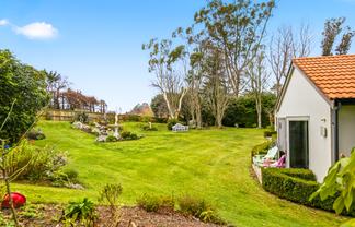 58 Gillespie Place, Acacia Bay