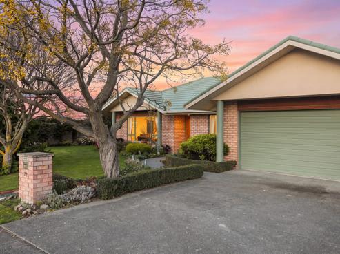 27 Burleigh Road, Redwoodtown