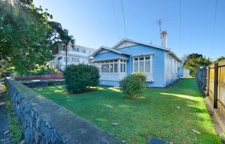 24 Fowlds Avenue, Sandringham