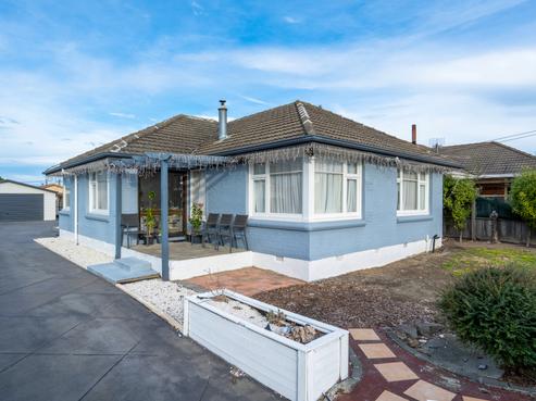 102 Bassett Street, Burwood