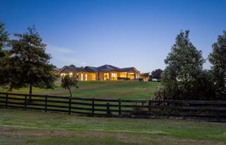 7 Pebble Brook Road, Wainui