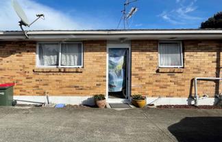 2/10 Pratt Street, Papakura