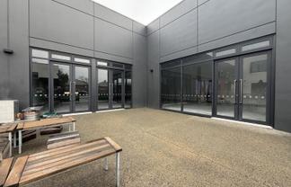Prime retail or hospitality opportunity
