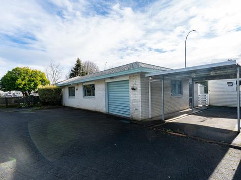 1A Saxbys Road, Deanwell