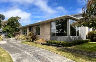 8 Cardinal Drive, Hillmorton